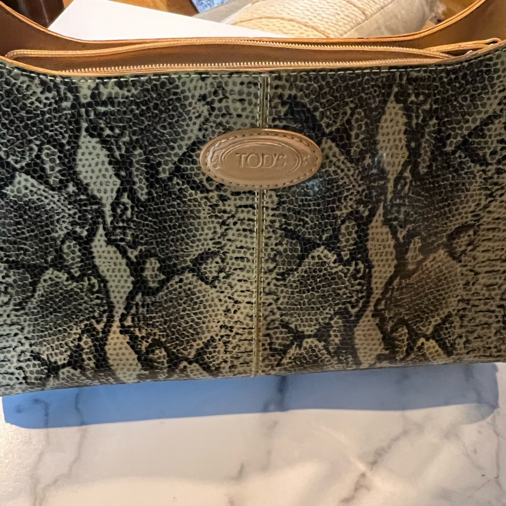 Authentic Tods Shoulder Bag Vintage Rare Python Patent Leather Canvas Lining - Picture 10 of 11